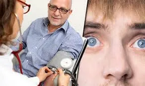 Can High Blood Pressure Cause Flashing Lights in Eyes