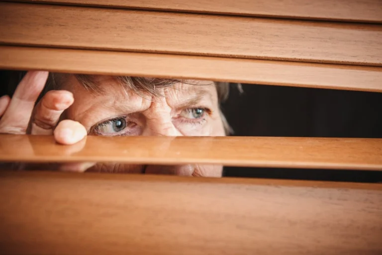 Bipolar Paranoia: A Comprehensive Information